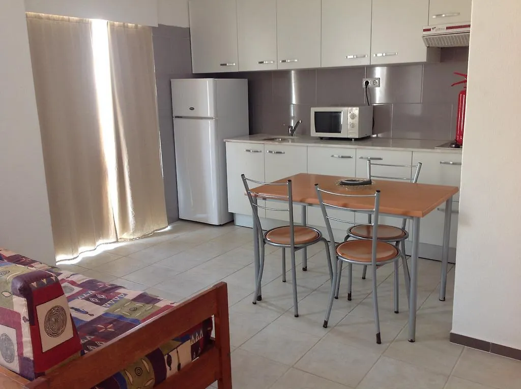 Apartamentos Central Картейра